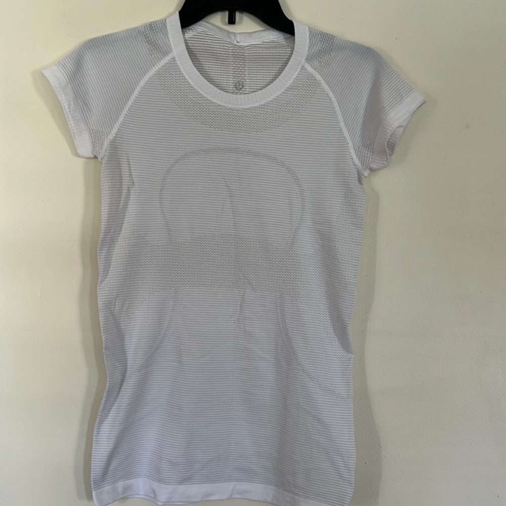 Lululemon Women’s top